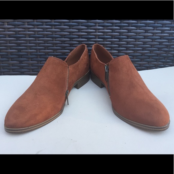 Brown mini boots - Picture 2 of 3